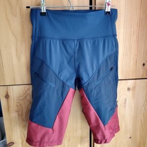 Kari Traa Ane Women's Grey & Red Outdoors Shorts size Medium